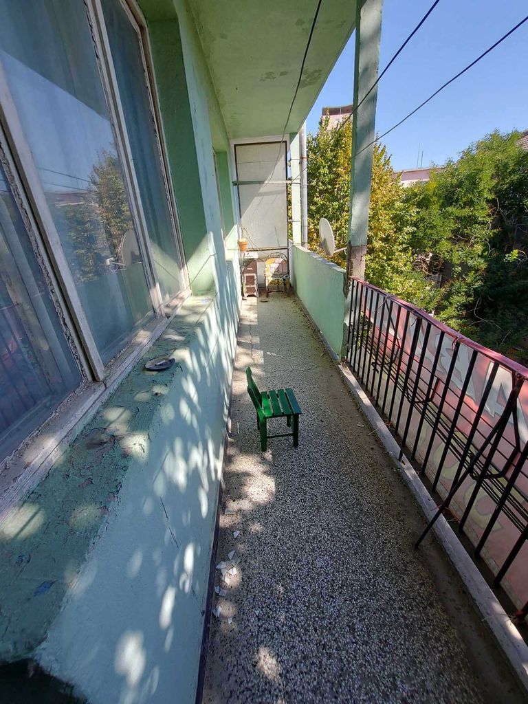 Продава се Тристаен апартамент в Търговище, Център - 85 кв.м за 960 €/кв.м - Снимка #8