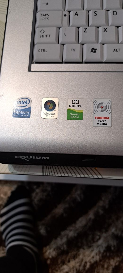 Vând laptop Toshiba