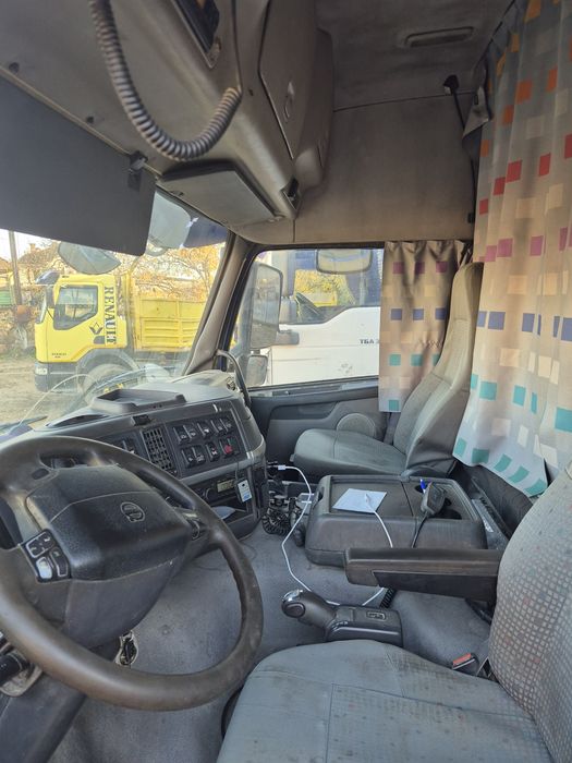 Volvo 8x4 basculabil an 2005