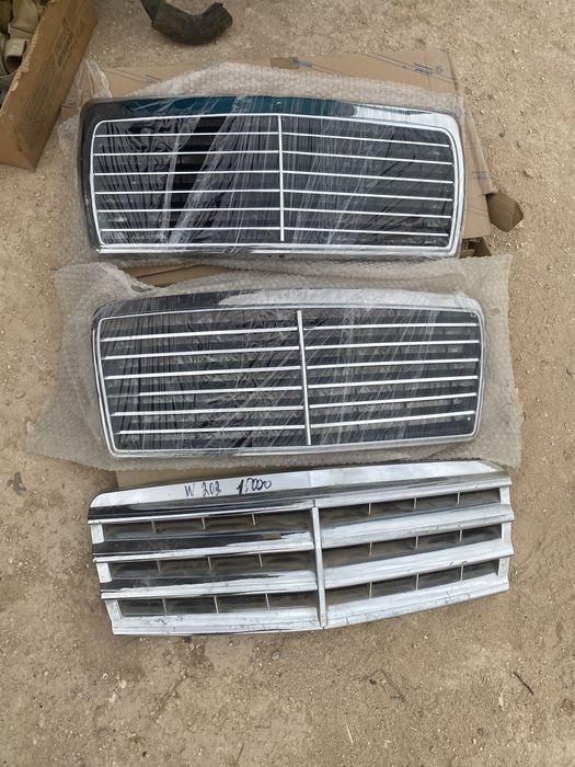 Решотка радиятора мерседес w202 w210 w124