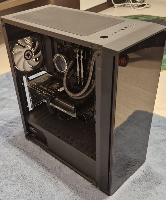 Calculator complet plus monitor, tastatura