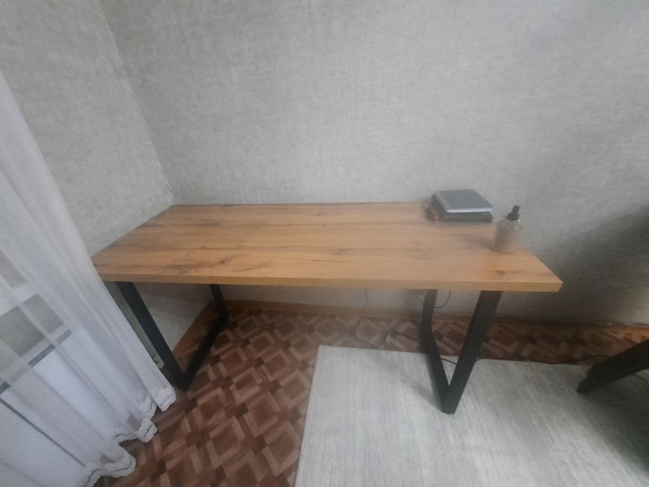 Стол в стиле loft