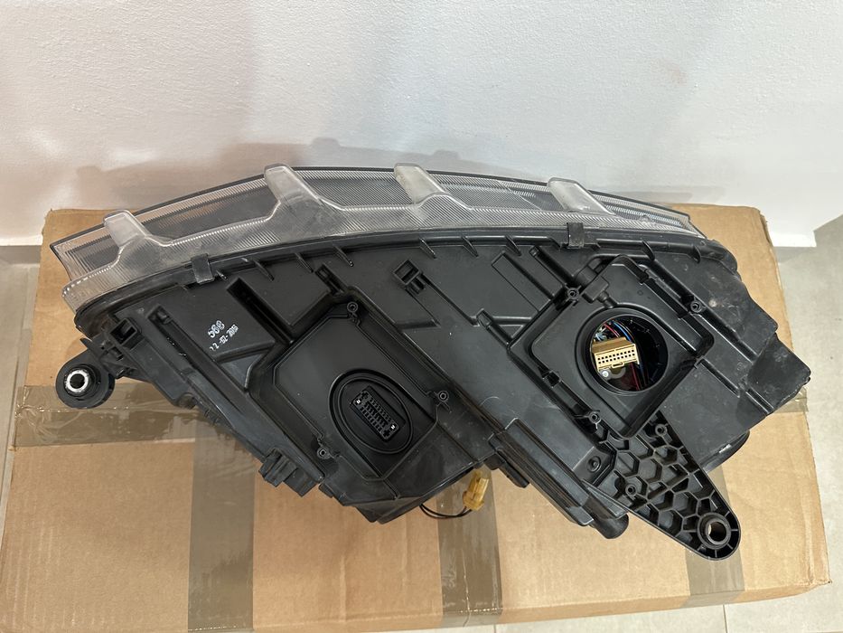 Far stanga skoda octavia 3 bixenon adaptiv led Europa