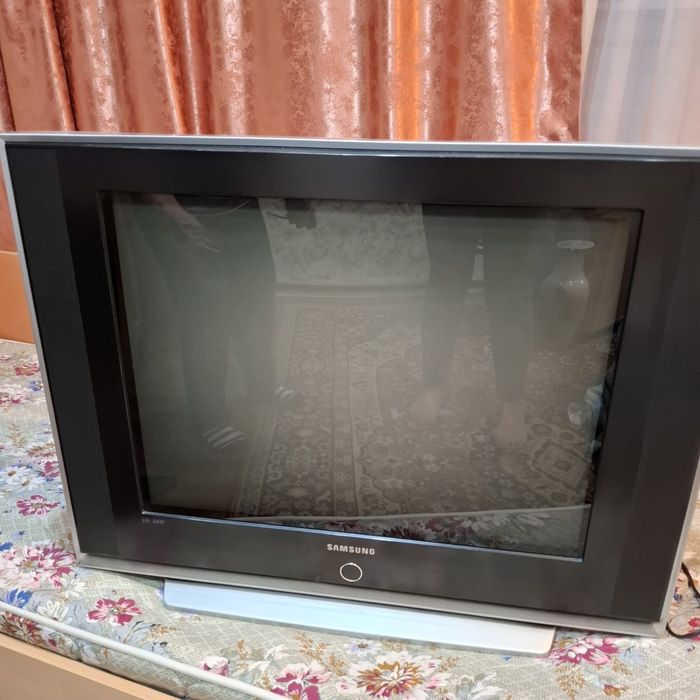 Телевизор старый