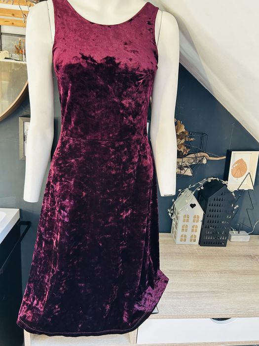 Rochie catifea visinie
