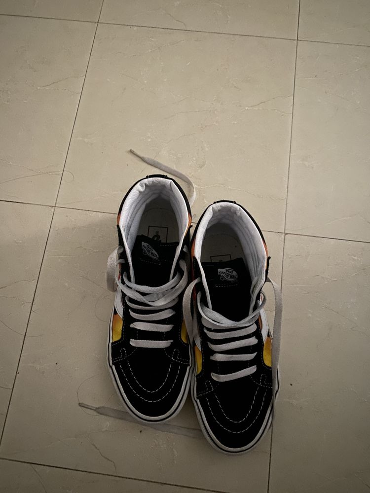 Adidasi vans cu model