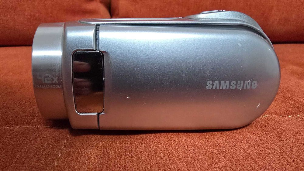 Cameră Samsung SMX-F34SP + încărcător