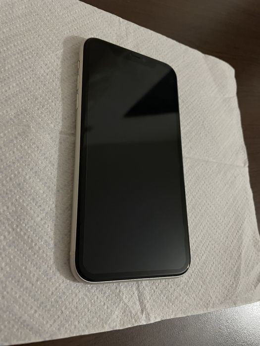 Vand iphone 11 liber de retea