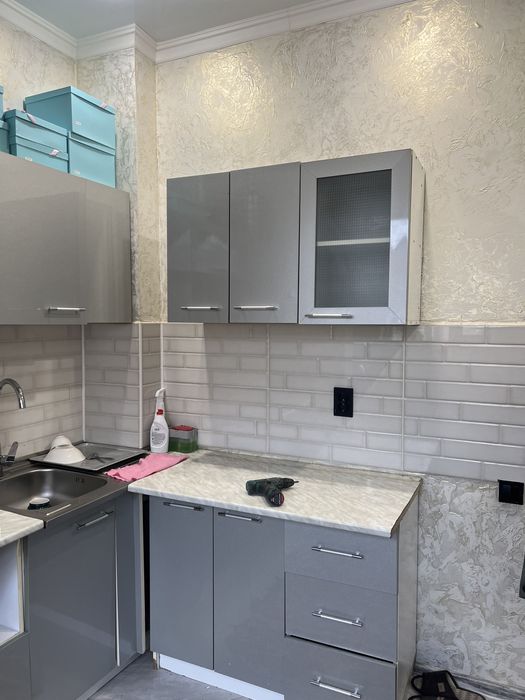 Продам кухонную гарнитуру срочно