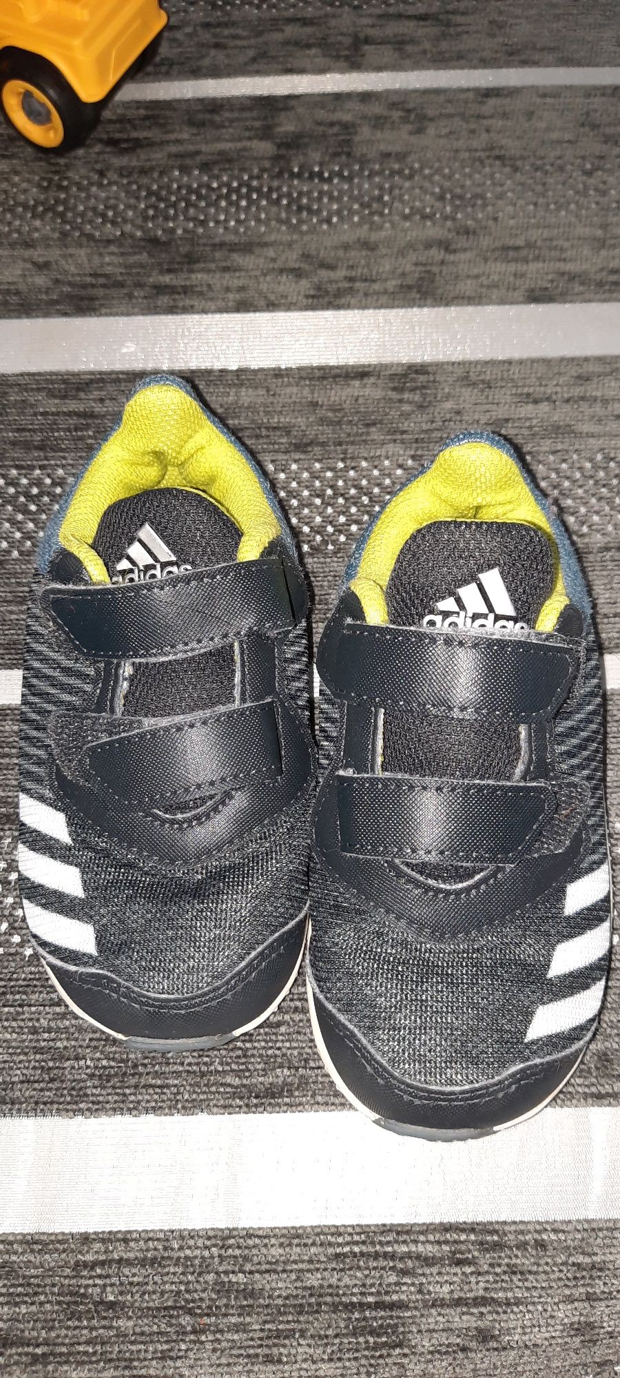 Маратонки Adidas