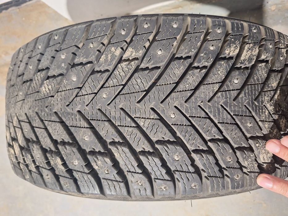 Покрышки почти новые