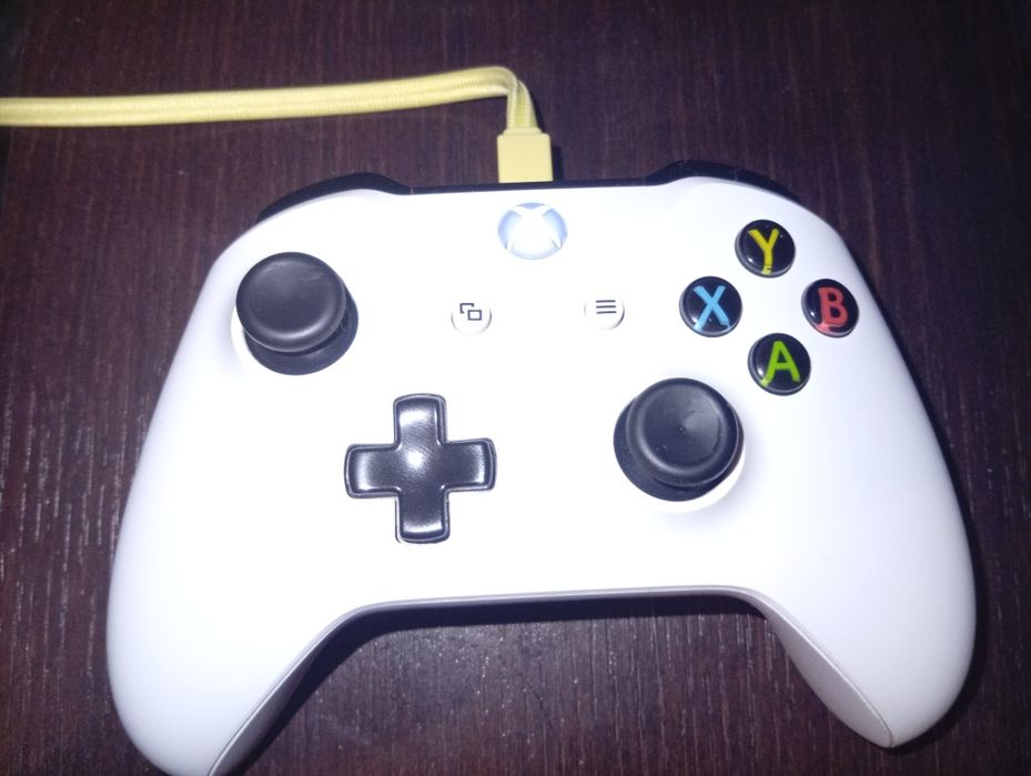 Xbox one s + 3 jocuri