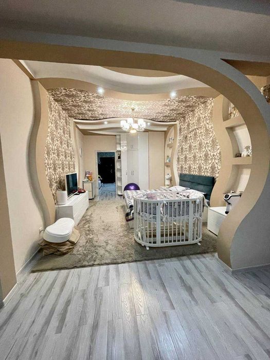 ПРОДАЕТСЯ 4/5/9 196м2 на: Ц-5  Юнусабадский район