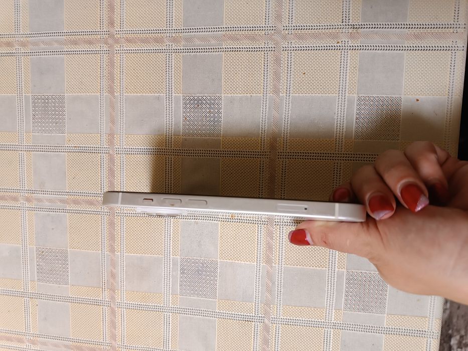 iPhone 14 + 10 калъфа