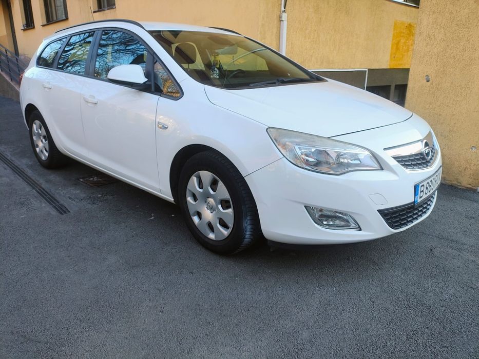 Opel Astra j 2011
