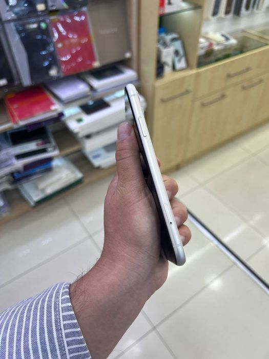 Iphone 11 128 Gb Ideal ochilmagan hama joyi ishlidi umuman ayb yoq