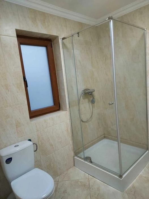 Închiriez vila în Dumbrava Rosie