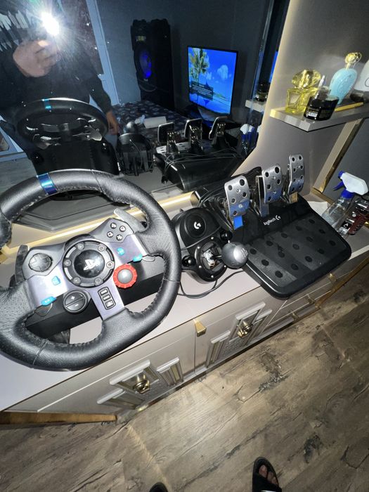 Volan Logitech G29 + Pedale + Schimbător viteze