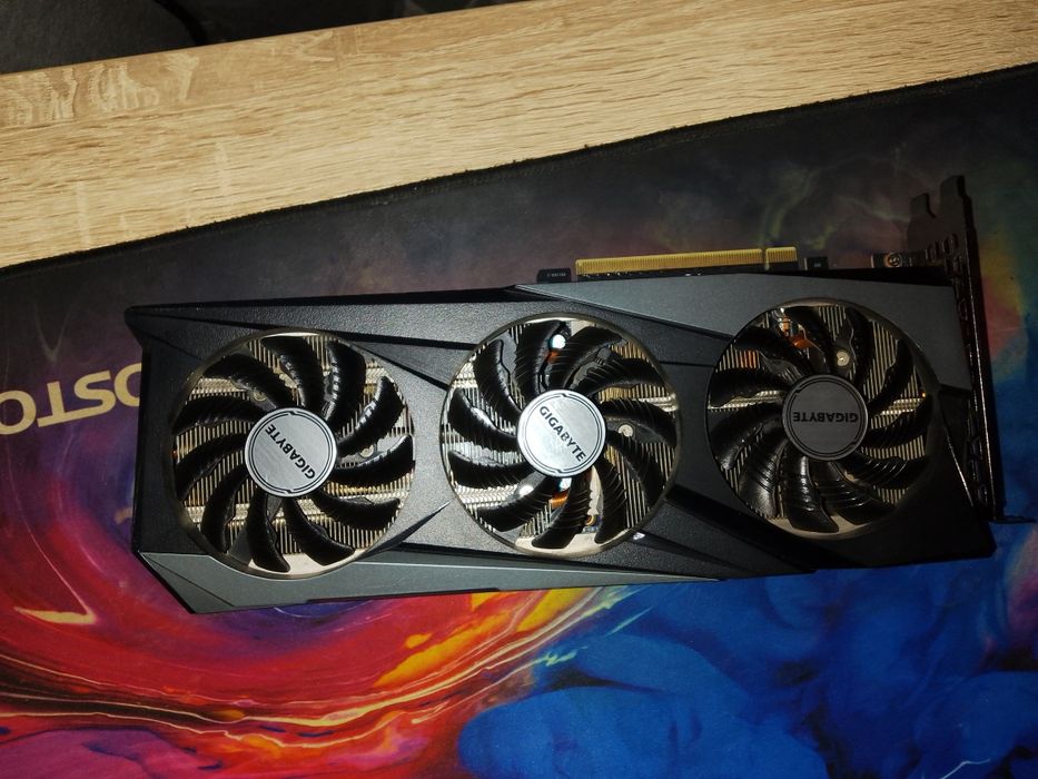 Placa video GIGABYTE NVIDIA GeForce RTX 3060 GAMING OC cu o memorie de