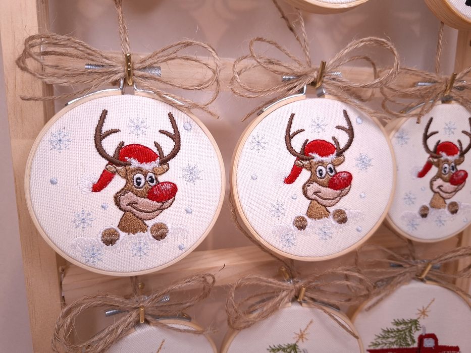 Бродирани коледни играчки за елха