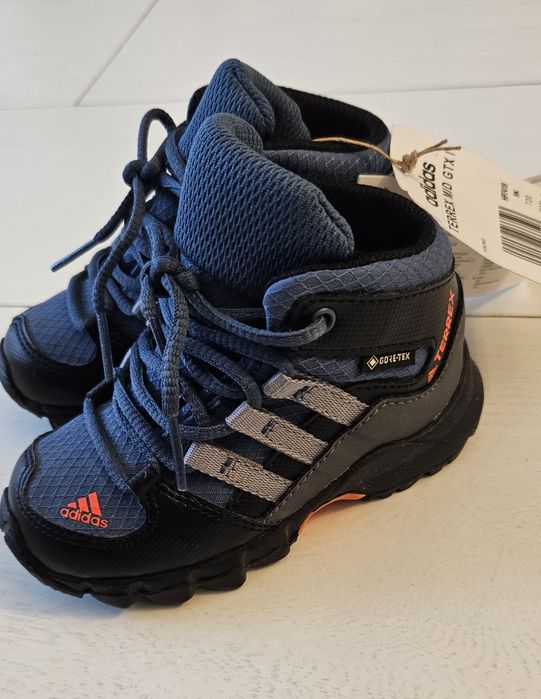 Adidas детски боти