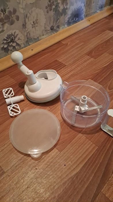 Недорого,ручной.