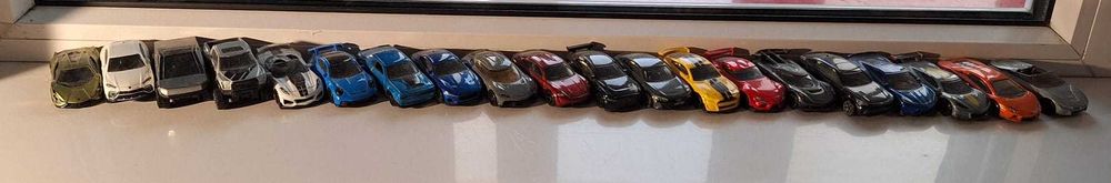 Vand 20 masinute Hot Wheels