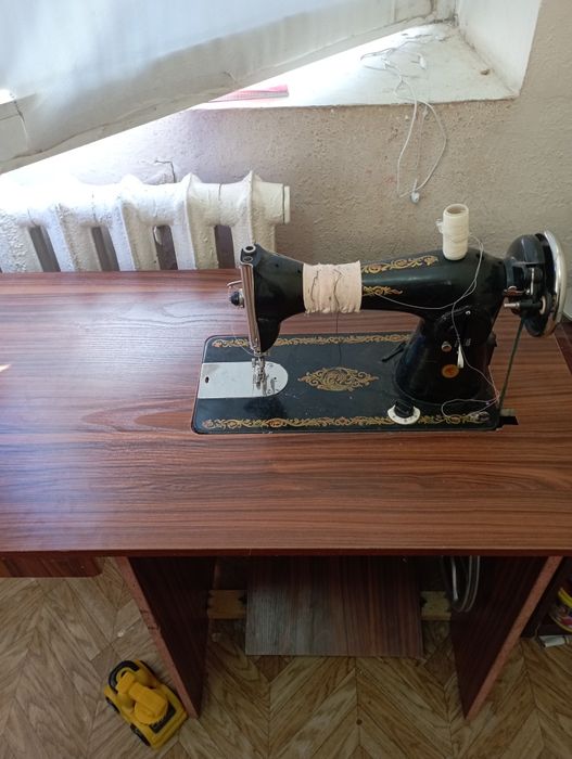 Тикув машинаси сотилади