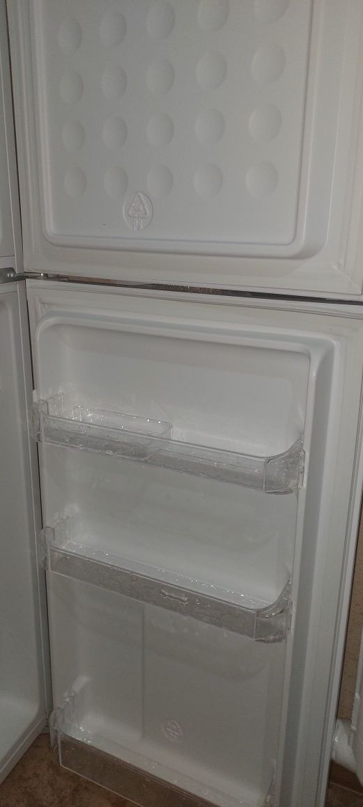 Продам холодильник Elenberg