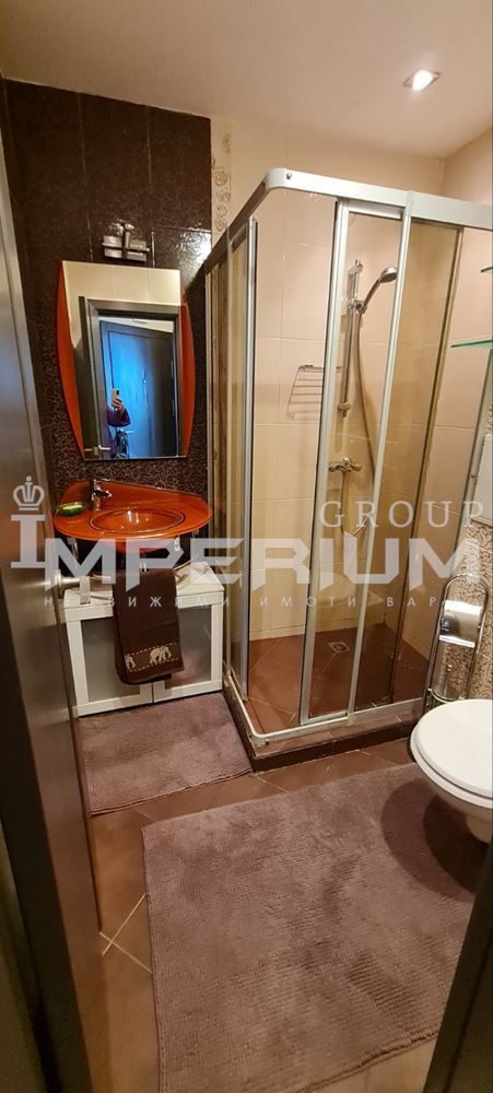 Двустаен апартамент в Затворен комплекс под наем м-т Траката, гр. Вар