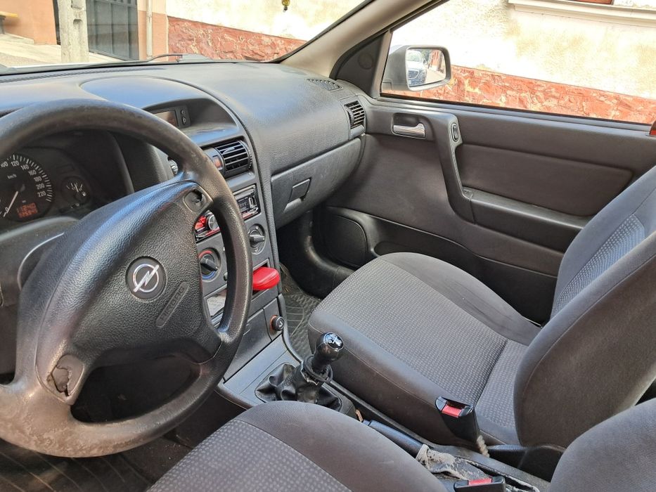 Vand Opel Astra, an fabricatie 2006, 1.4L Benzina. 90 Cai Putere.