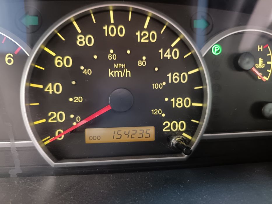 Vând 2 auto KIA Carens Automatic diesel, a doua este neînmatriculată.