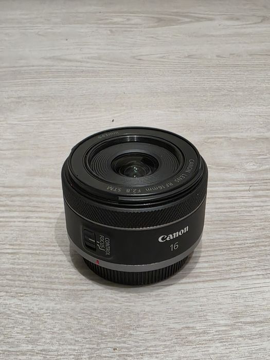 Obiectiv Canon RF 16mm F2.8