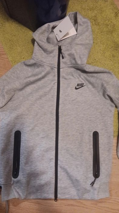 Bluza nike tech fleece noua