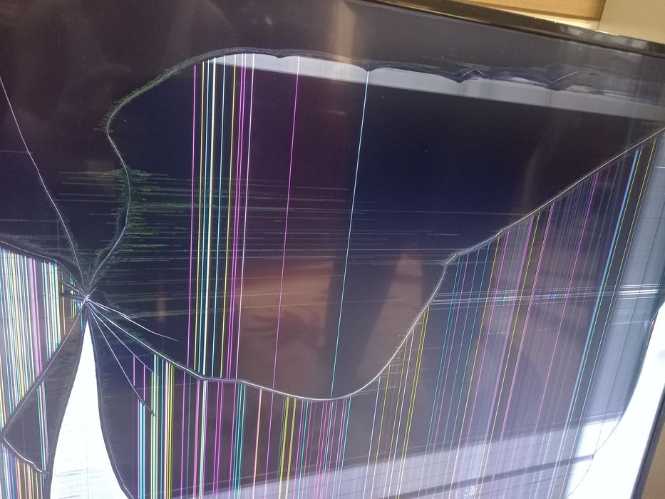 Vând tv LG pentru piese de schimb