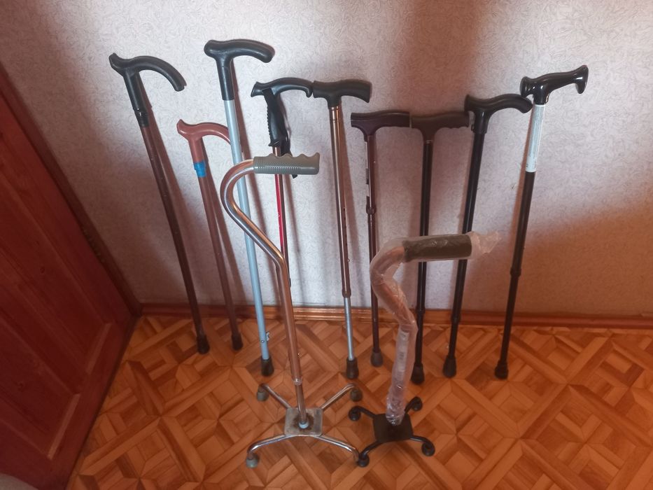 Трость  4х опорная. Трости б/у и новые.