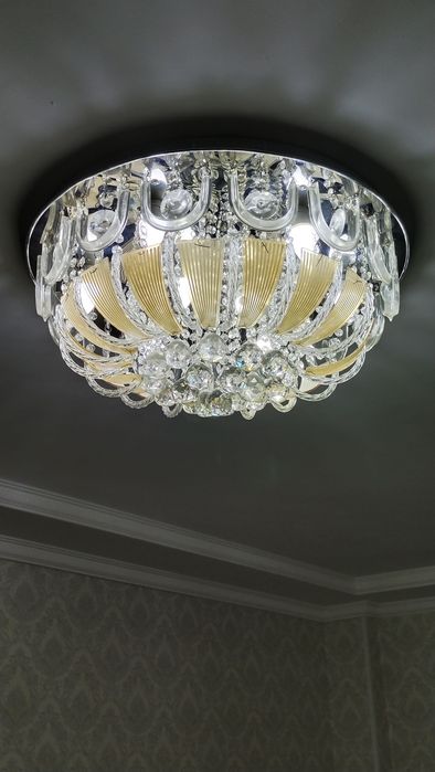 Продаю люстры б/у