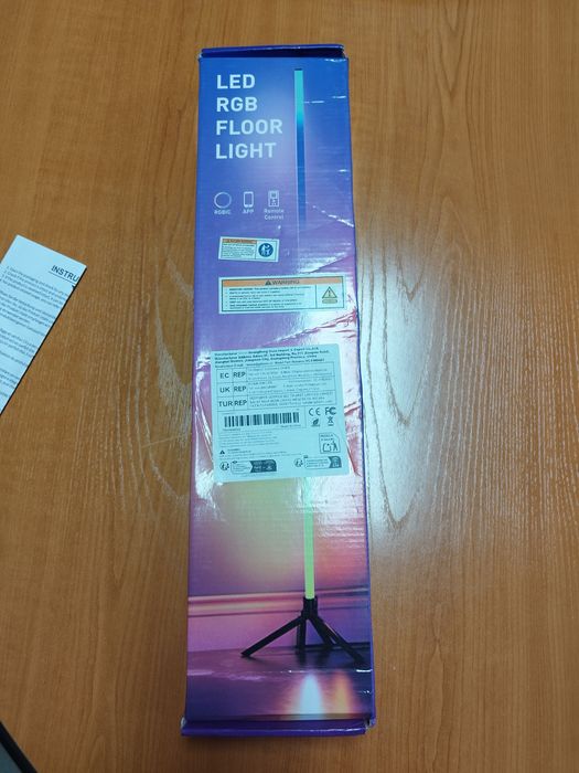 LED RGB подови лампи, които предлагат разнообразни функции.