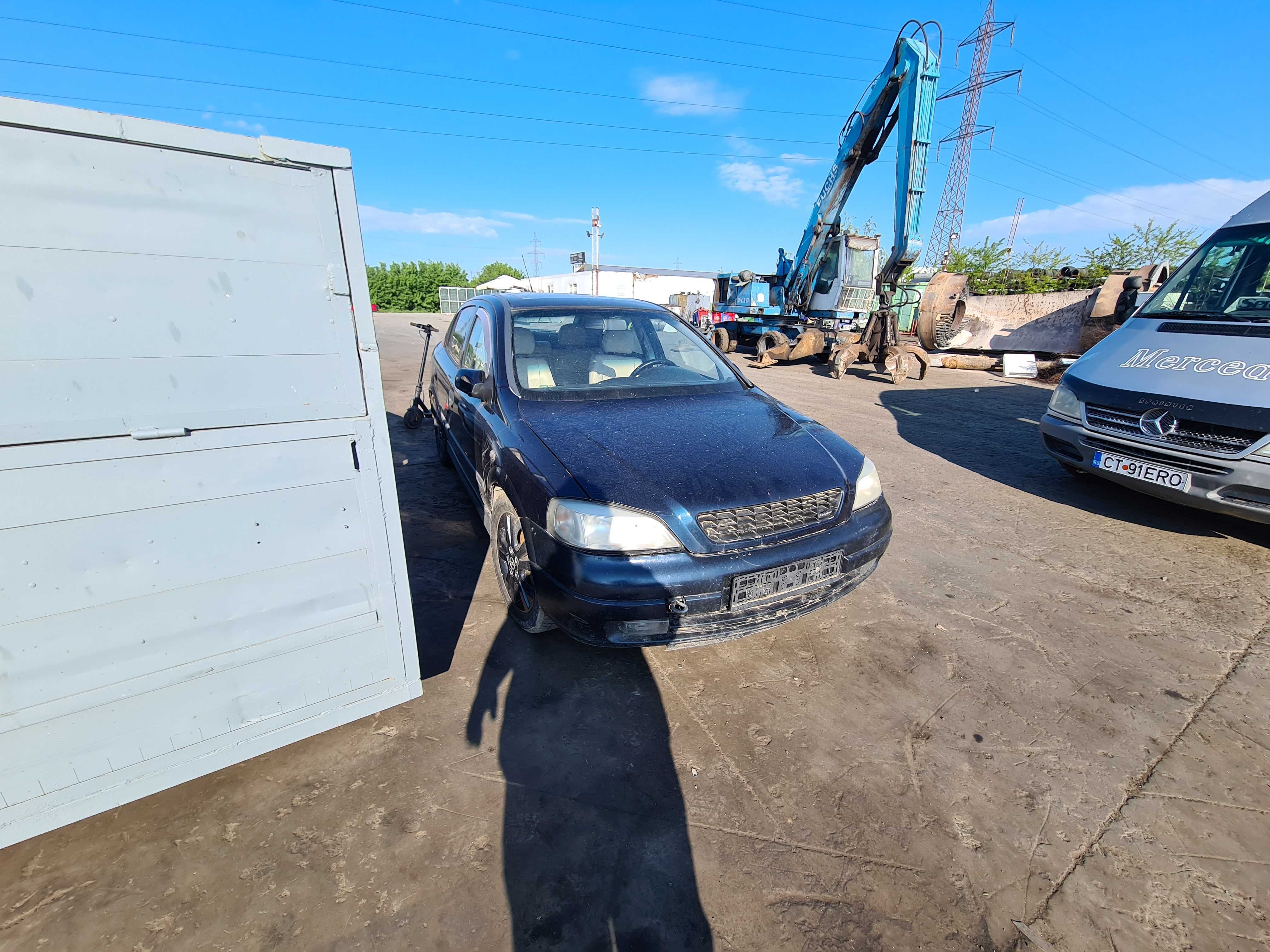 Dezmembram Opel Astra G