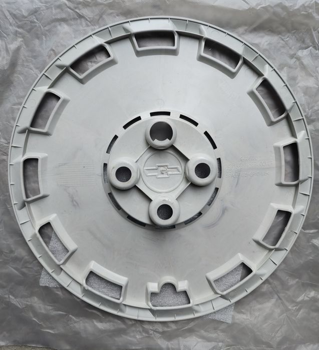 Оригинальные колпаки R15 на Chevrolet Cobalt