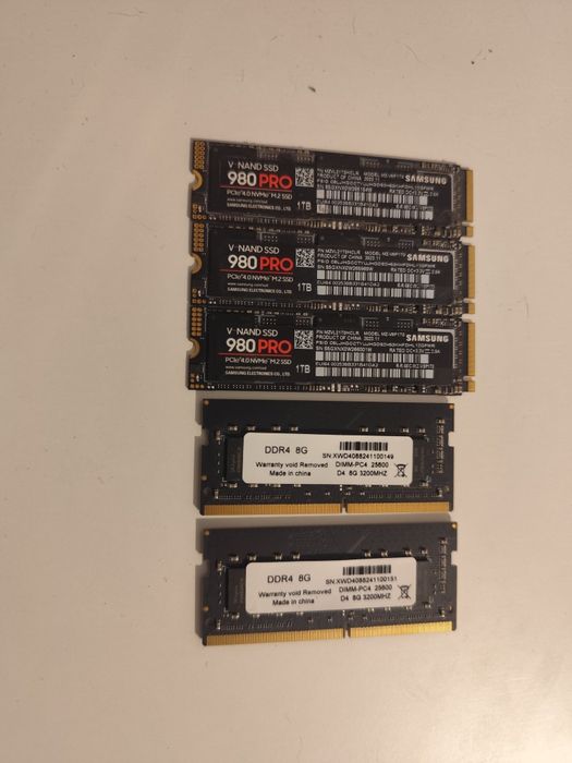 Ssd Samsung 1TB și RAM 8Gb