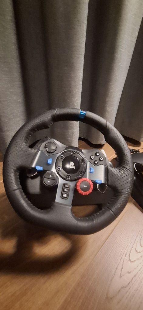 Волани Logitech G29 + Скоростен лост