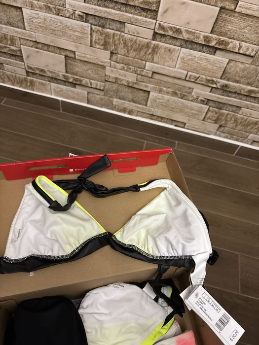 Vand sutien, model triunghi, nou, marime s, marime m