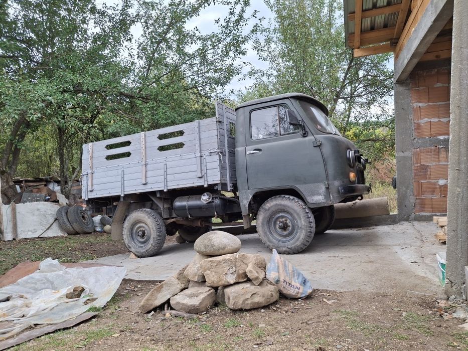 Продавам уаз 452