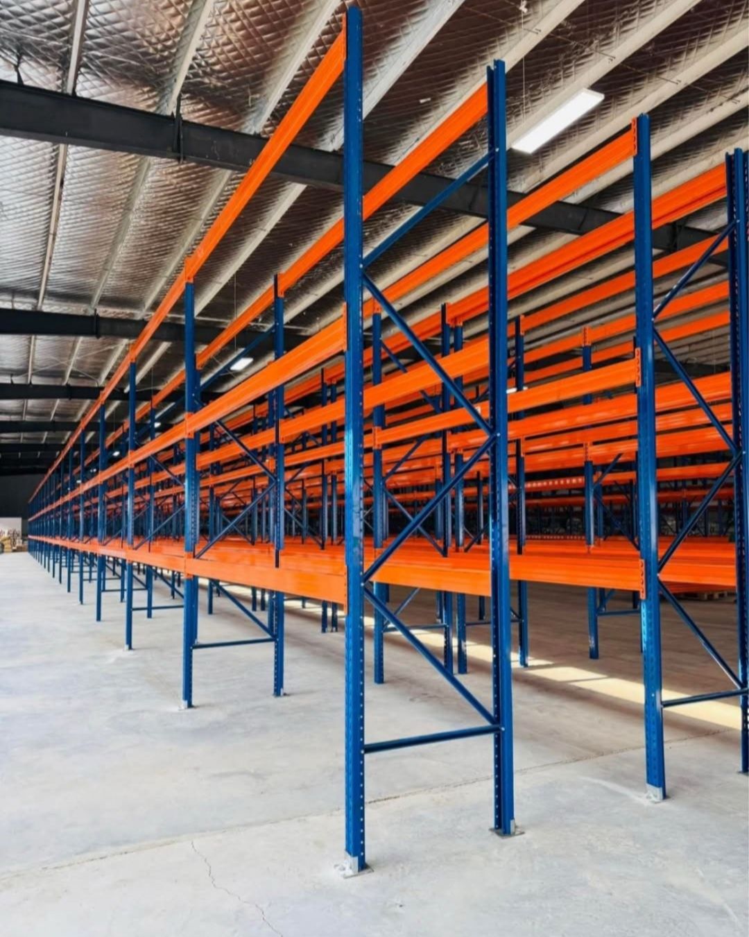 Rafturi metalice industriale