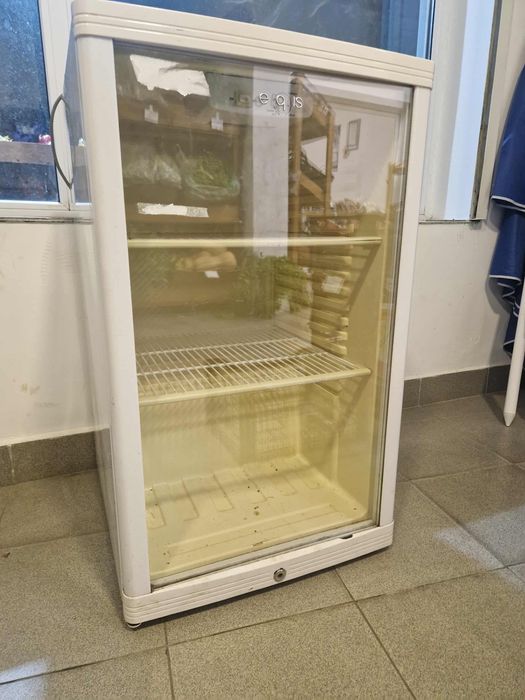 Хладилна витрина
