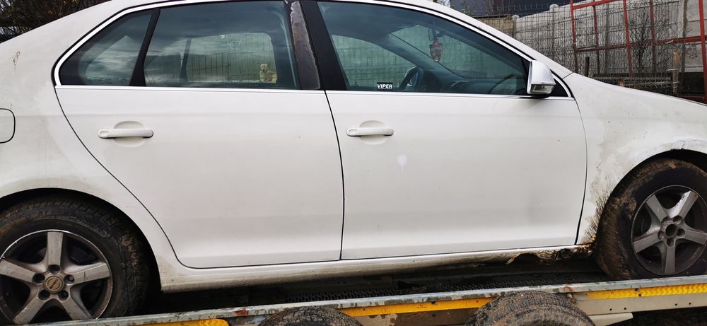 Usa portiera stanga dreapta fata spate vw jetta alb LR9A