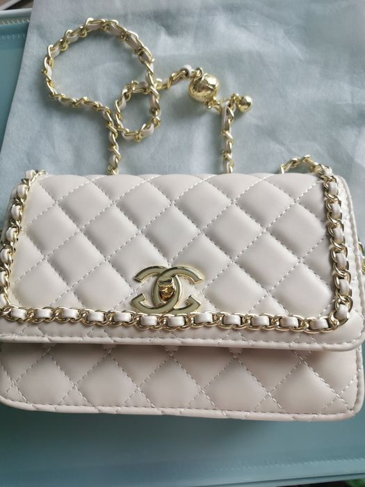 Чанта, неразличима от нова CHANEL