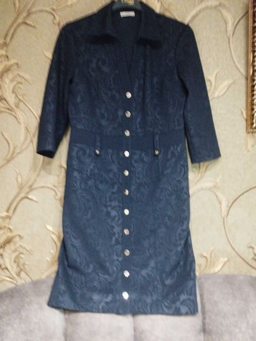 Продам  платье  сафари  на клепках.