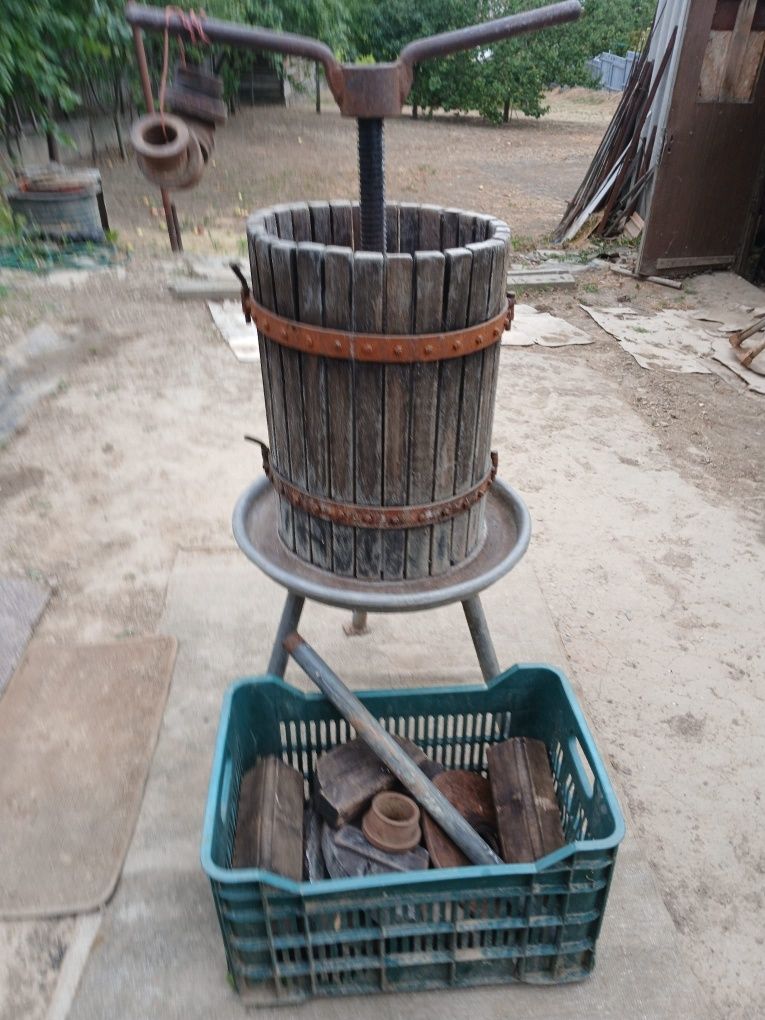 Vand teasc de zdrobit struguri